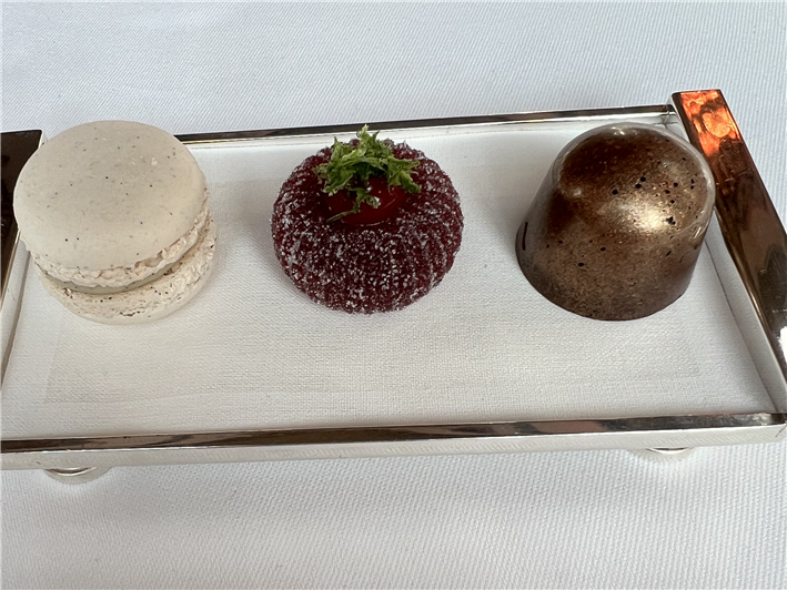 petit fours tray